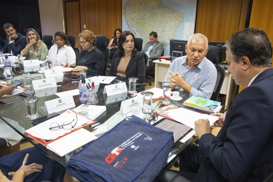 Reunião entre diretoria da CNTE e o Ministro da Educação Camilo Santana