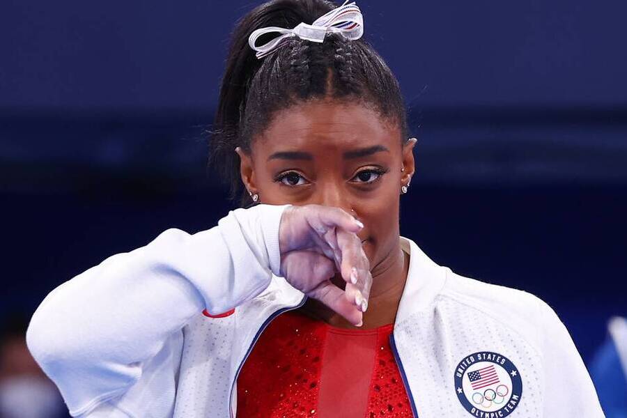 Simone Biles anuncia sua retirada das Olimpiadas chorando