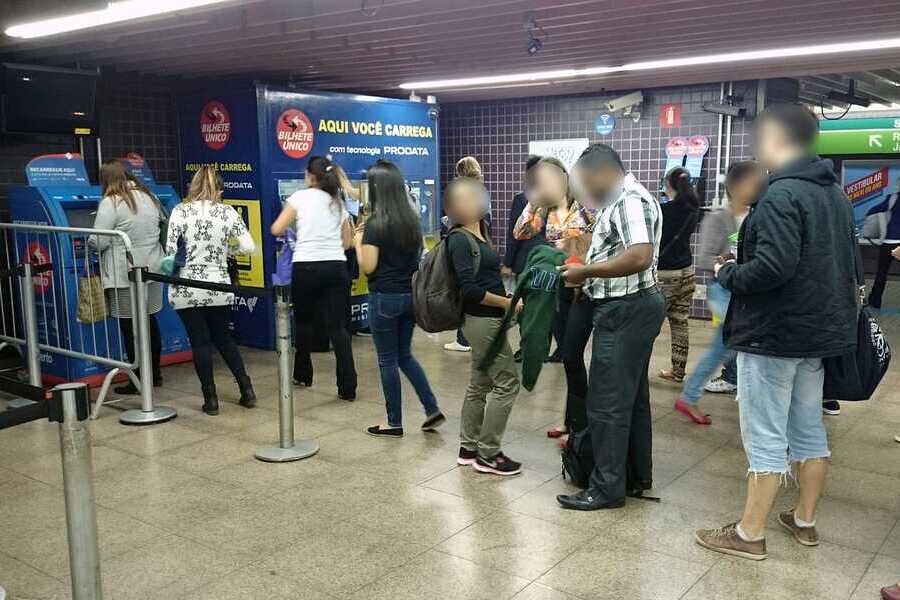 Fila para recarga do Bilhete Único