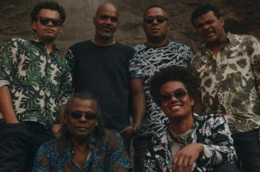 Foto posada dos integrantes da Banda Alma Livre