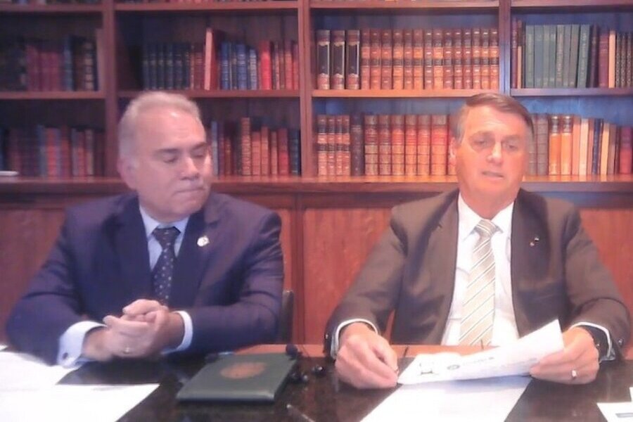 Foto da live entre Queiroga (à esquerda) e Bolsonaro