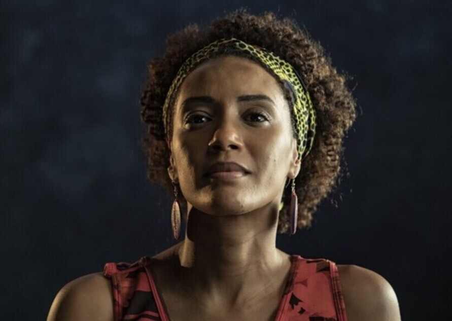 Atriz Taís Araújo interpretando Marielle Franco