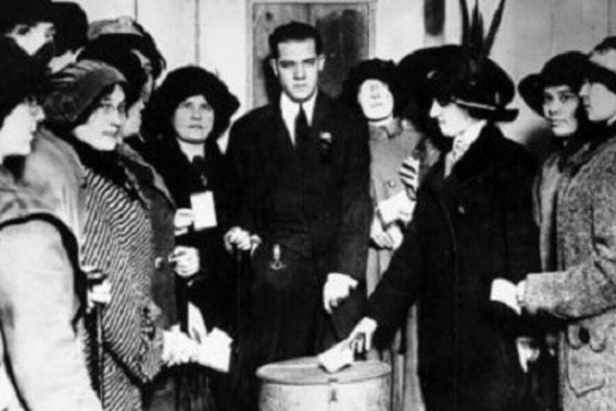 Mulheres votam pela primeira vez no Brasil